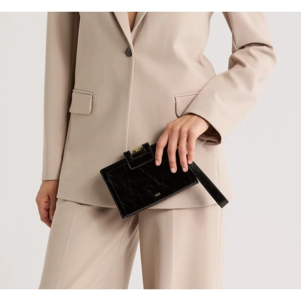 New HOBO Violet Black Leather Wristlet Wallet NWT - Picture 2 of 9